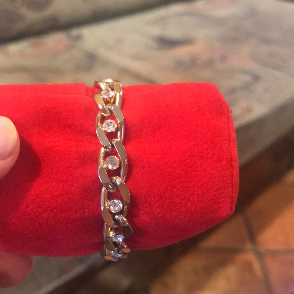 GOLD TONE BRACELET. 1980s. - Picture 10 of 11